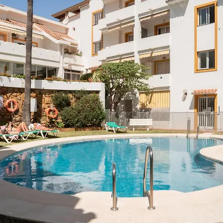 Penthouse 5 Min From The With Balcony And Pool Access