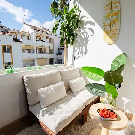 Penthouse 5 Min From The With Balcony And Pool Access Μαρμπέλλα