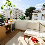 Penthouse 5 Min From The With Balcony And Pool Access شقة