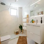 Penthouse 5 Min From The With Balcony And Pool Access *
