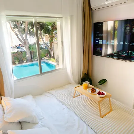 Penthouse 5 Min From The With Balcony And Pool Access Апартаменти *