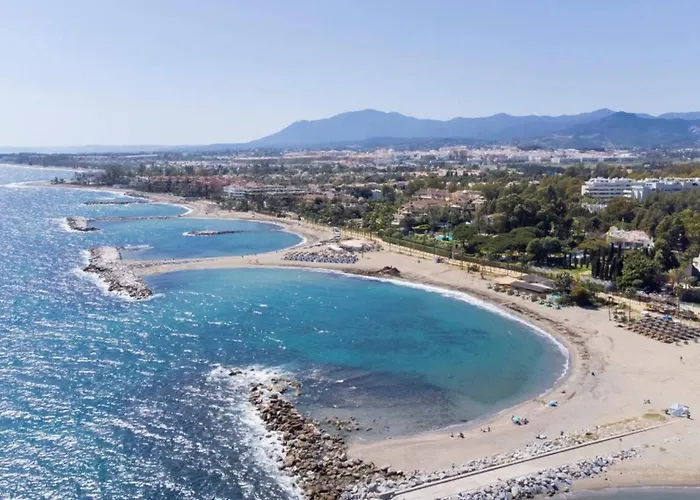 Penthouse 5 Min From The With Balcony And Pool Access ماربيا