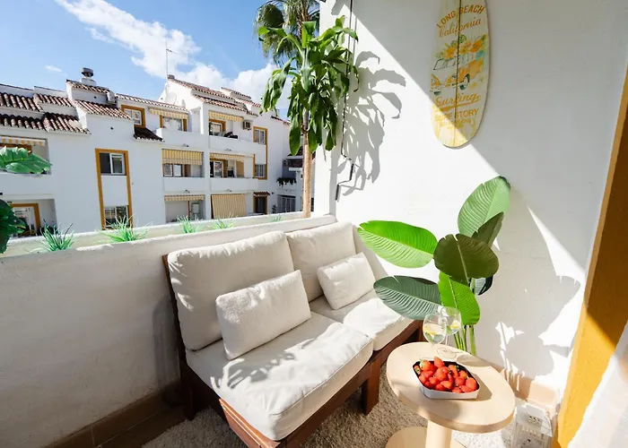 Penthouse 5 Min From The With Balcony And Pool Access ماربيا