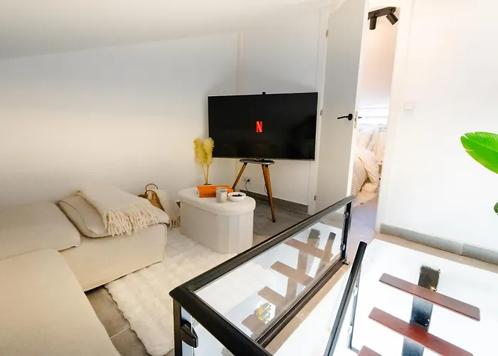 公寓 Penthouse 5 Min From The With Balcony And Pool Access *