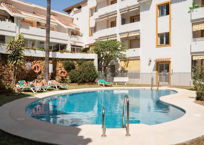 Penthouse 5 Min From The With Balcony And Pool Access