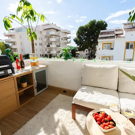 Penthouse 5 Min From The With Balcony And Pool Access Apartment