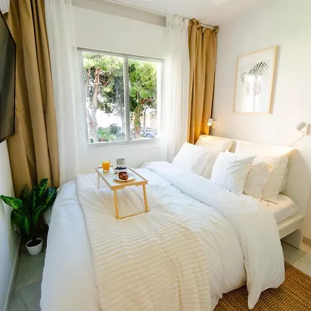 Penthouse 5 Min From The With Balcony And Pool Access Apartment Marbella